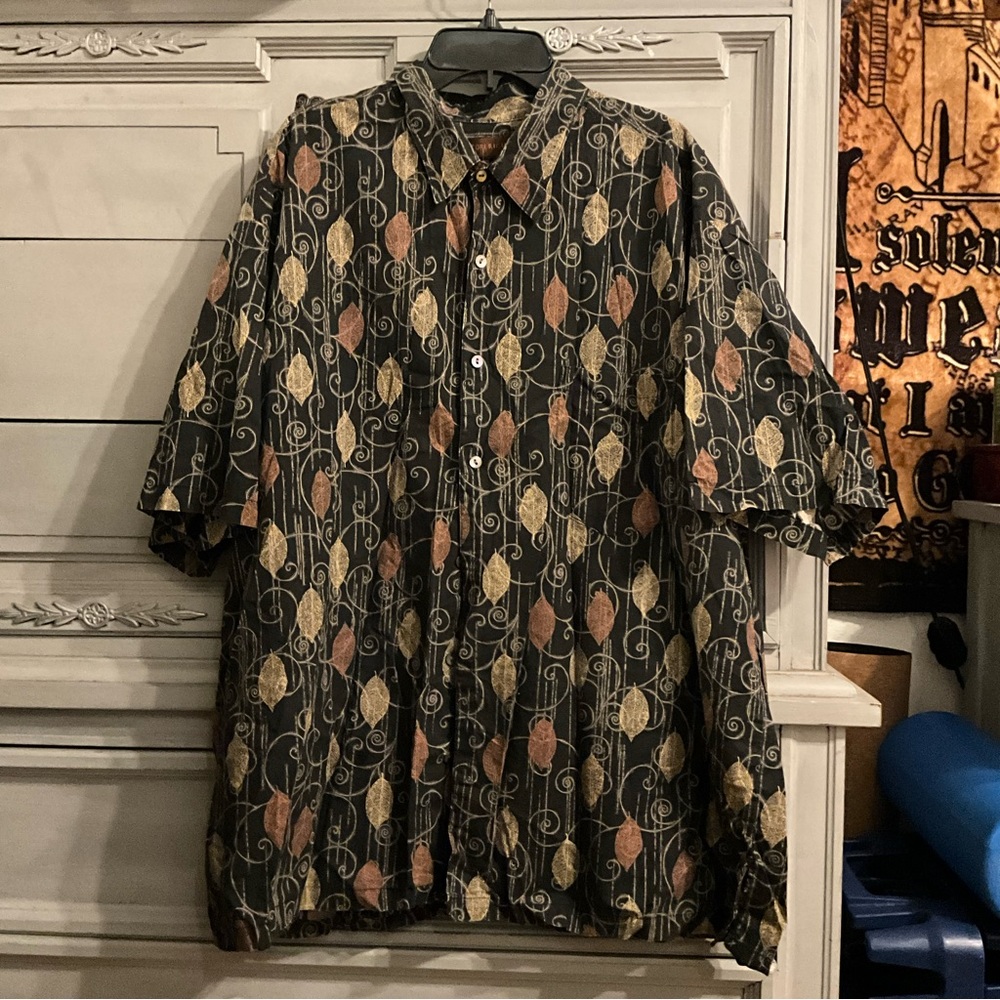 Size XL, Tori Richards Men’s Button Down